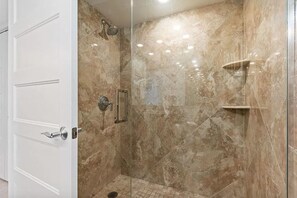 Bathroom - Luxury penthouse unit w/stunning views, open floor plan, & private beach access (Siesta Key)