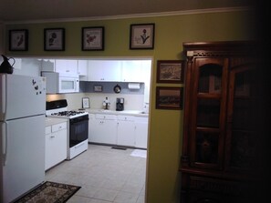 Fridge, microwave, oven, stovetop - Convenient Family-Friendly Home -10 Min to Tulsa!" (Tulsa)