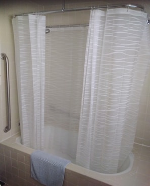 Combined shower/bathtub, jetted bath, hair dryer, towels - Convenient Family-Friendly Home -10 Min to Tulsa!" (Tulsa)