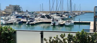 Mariners Cove Mindarie ~ Luxe Marina Waterfront