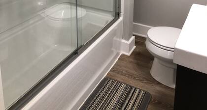 Remodeled 2nd-floor apartment blocks from Mayo