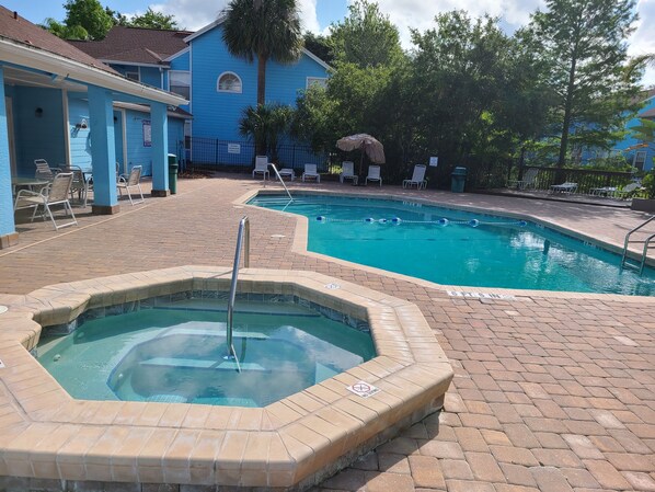 Ulkouima-allas, lämmitetty uima-allas