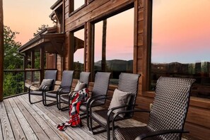 Terrace/patio - Mtn Lodge • Indoor Pool & Hot Tub + Fire Pit (Sevierville)