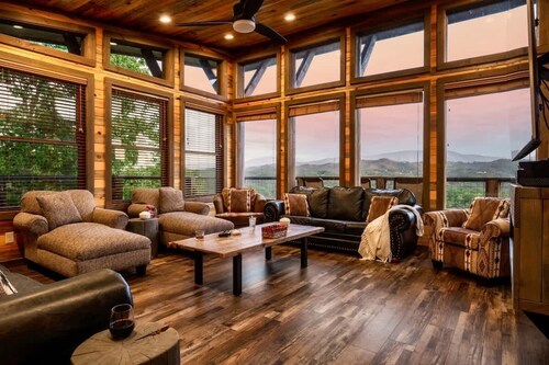 Mtn Lodge • Indoor Pool & Hot Tub + Fire Pit