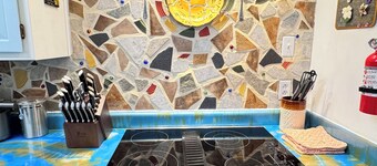 Large Private Fenced Yard, Hot Tub & Heatable Pool, & Work From Home Setup