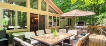 Cozy Lakefront Home Steps to Pool, Close to Lake & Skiing and All Fun Amenities