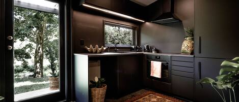 Refrigerador, microondas, horno y parrilla de estufa