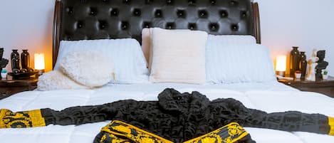 Deluxe-Zimmer | Zimmersafe, Schreibtisch, VerdunkelungsvorhĂ€nge, BĂŒgeleisen/BĂŒgelbrett