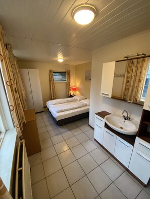 4 slaapkamers, een strijkplank/strijkijzer, wifi, beddengoed