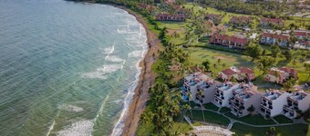 Island Time Villa | Steps from the Beach