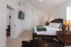 2 bedrooms, desk, iron/ironing board, free WiFi