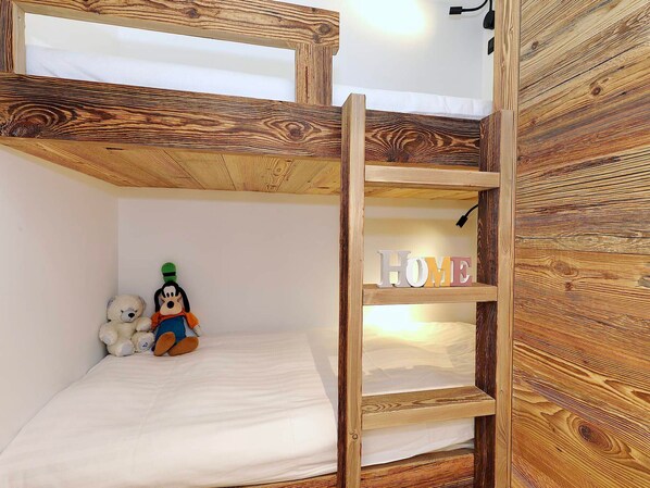 1 quarto, Wi-Fi de cortesia, roupa de cama