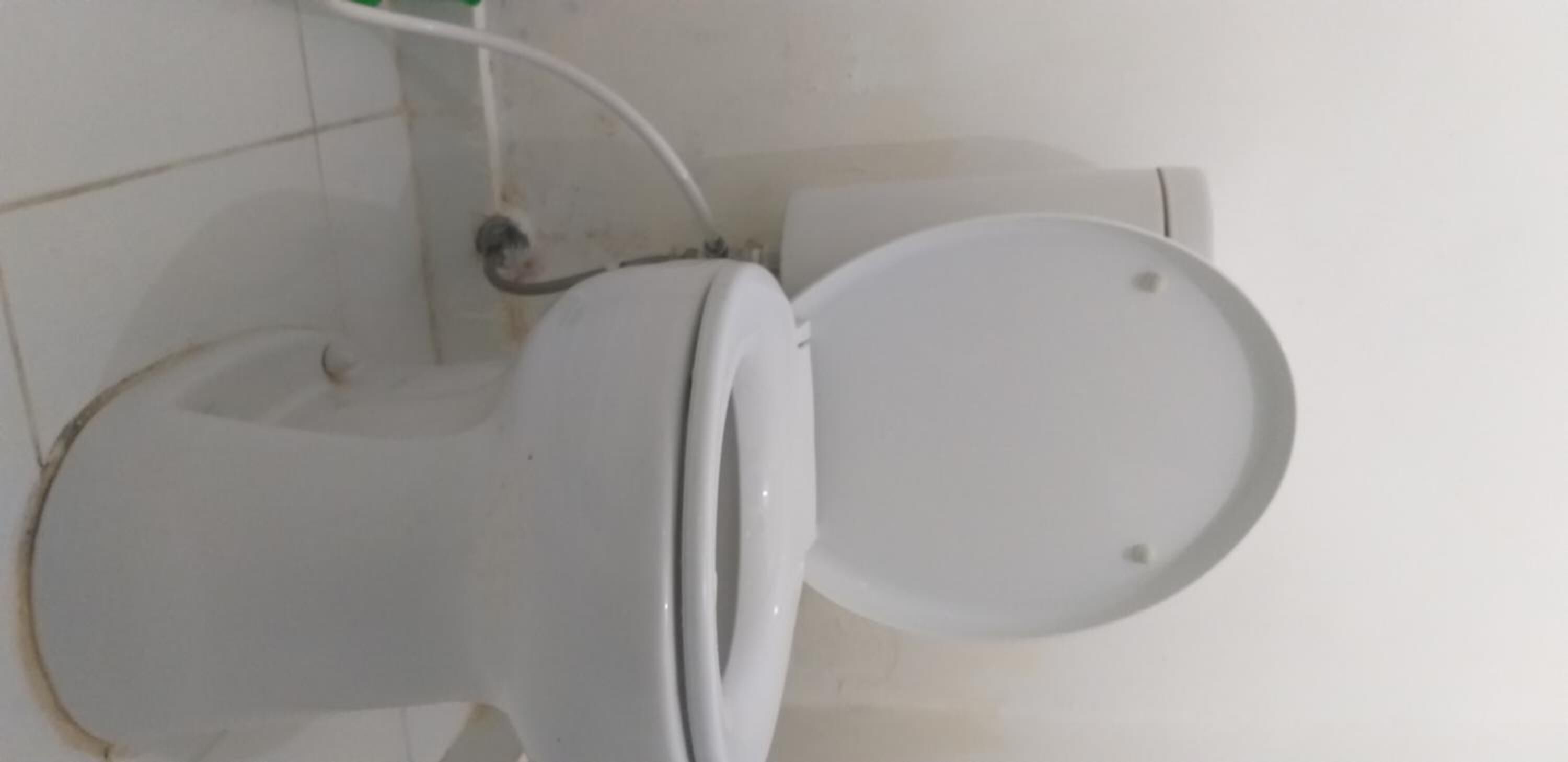 shower, hydromassage showerhead, free toiletries, slippers