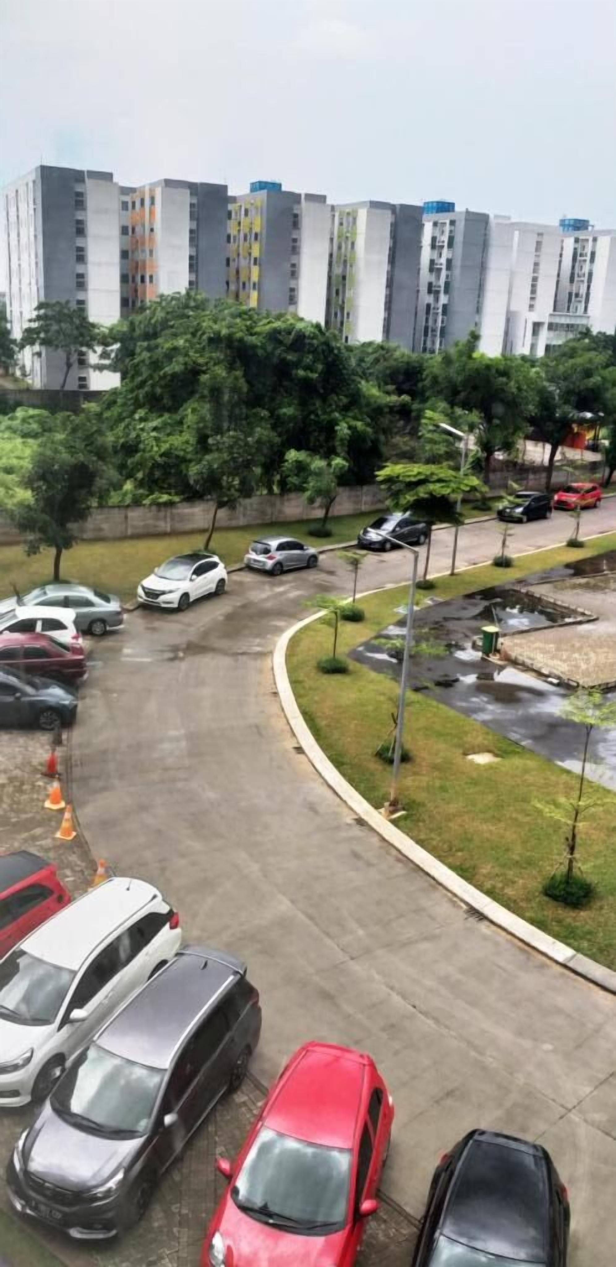 self-parking (surcharge) 50000 per night