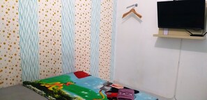 1 bedroom, desk, free WiFi - Studio Room Apartment Aeropolis by Rusdi (Tangerang)