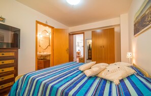 3 bedrooms, travel cot, free WiFi