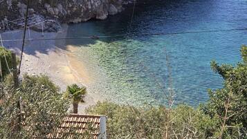 Apartamento (Studio Apartment) | Praia