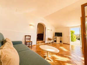 Smart TV - Sea View Villa with Infinity Pool and Stunning Panoramic Views (Massa Lubrense, Sant'Agata sui due Golfi (NA))