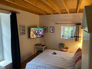 2 Schlafzimmer, Schreibtisch, Bügeleisen/Bügelbrett, kostenloses WLAN