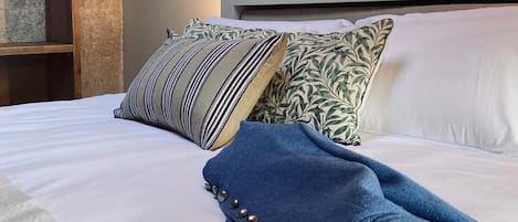 Kamar Mewah | Didekorasi berbeda-beda dan dilengkapi dengan perabotan berbeda-beda