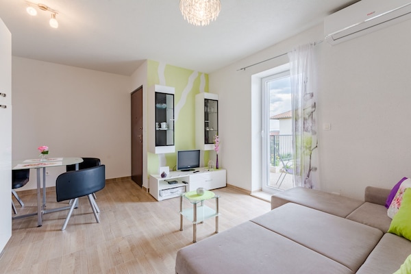 Apartment (One Bedroom Apartment) | Interior
