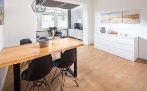 Apartment 2 | Wohnbereich | Flachbildfernseher
