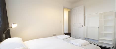 3 bedrooms, individually furnished, iron/ironing board, free WiFi