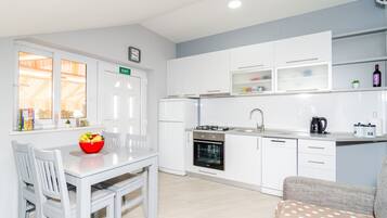 Leilighet (Standard Two Bedroom Apartment) | Eget kjøkken | Kjøleskap