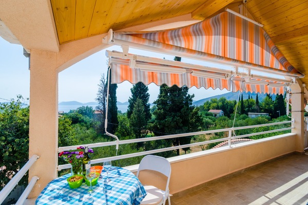 Apartment (Standard Two Bedroom Apartment) | Balcony
