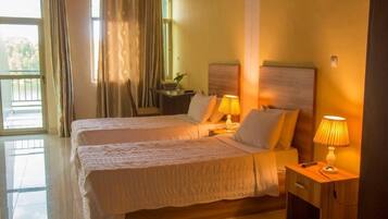 Twin Room, Balcony, Lake View | Individually decorated, individually furnished, desk, free WiFi