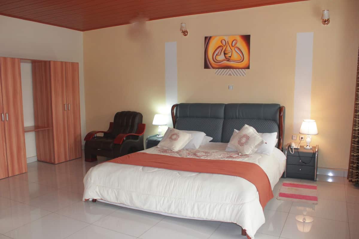 Studio Suite, Balcony, Lake View | Lake view