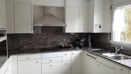 Gartenwohnung mit Pool, Grill und Tischtennis im Grünen