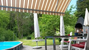 Outdoor dining - Gartenwohnung mit Pool, Grill und Tischtennis im Grünen (Steinach)
