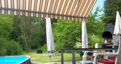 Gartenwohnung mit Pool, Grill und Tischtennis im Grünen