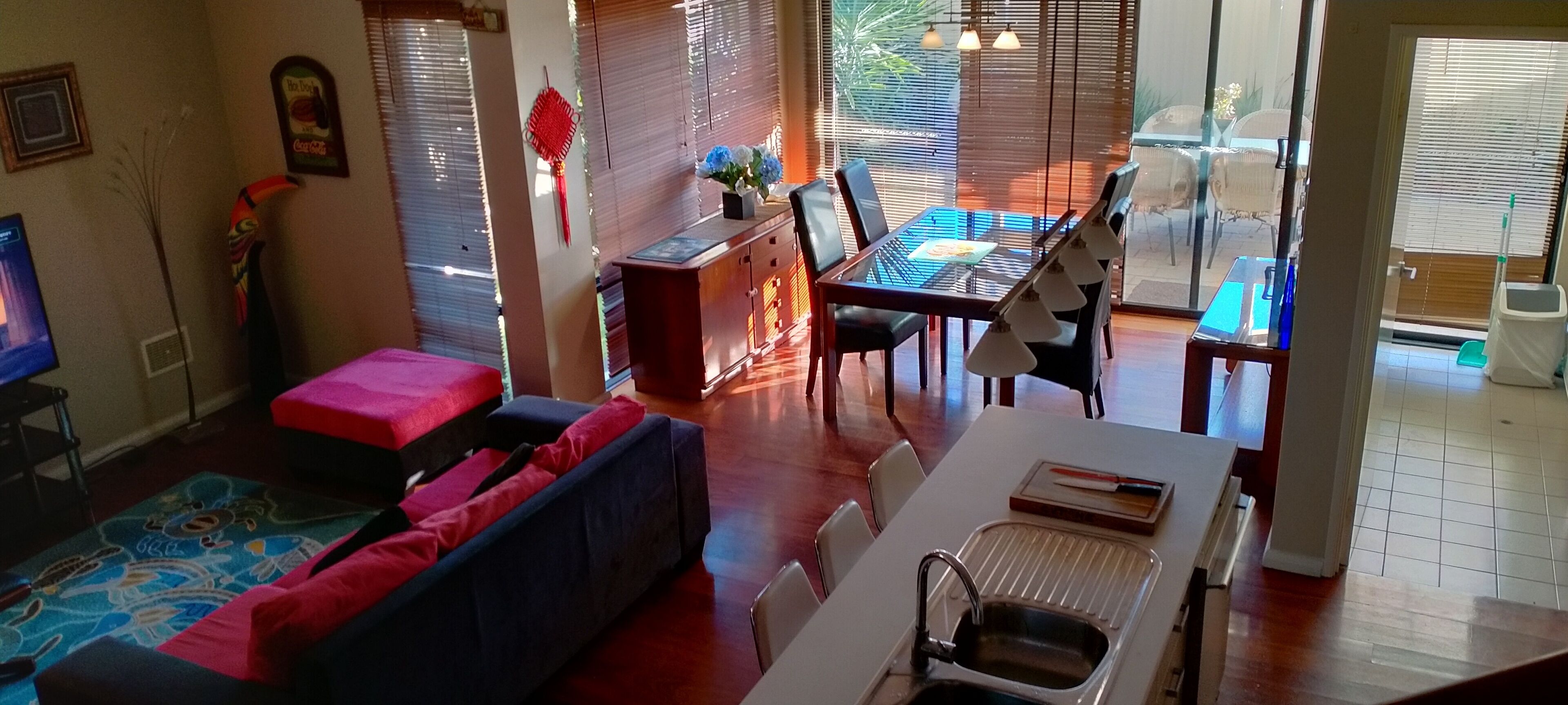 Modern Melville Plaza Townhouse Close To Swan River And Port Beach. - Perth