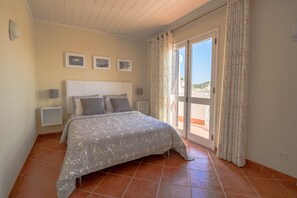 1 habitación, tabla de planchar con plancha y wifi gratis 