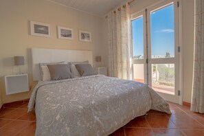 1 habitación, tabla de planchar con plancha y wifi gratis 