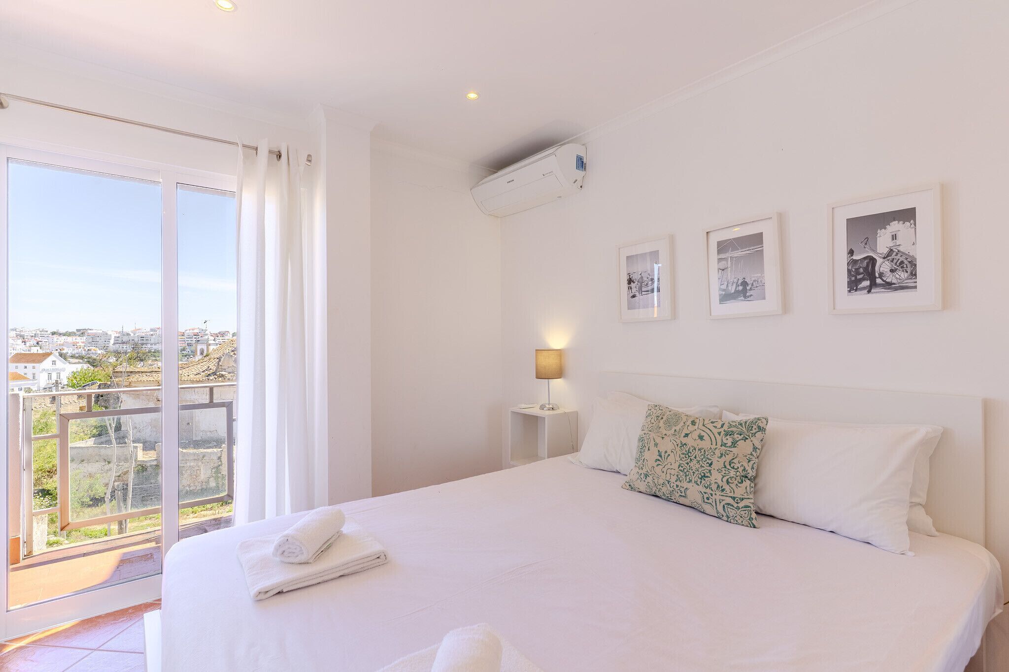 2 bedrooms, iron/ironing board, WiFi (free)