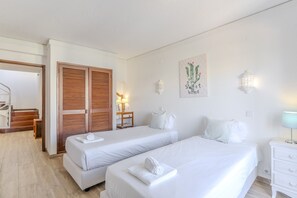 3 bedrooms, iron/ironing board, free WiFi