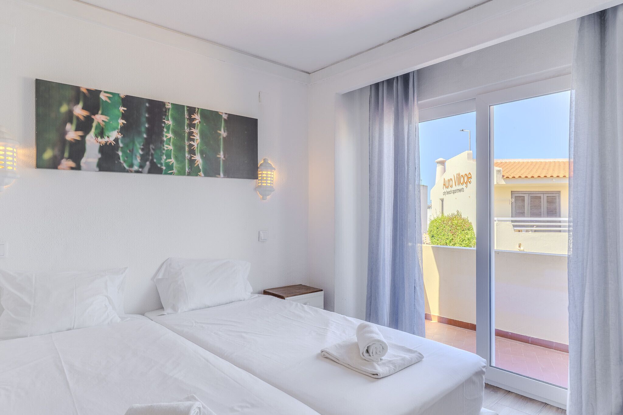 2 bedrooms, iron/ironing board, free WiFi