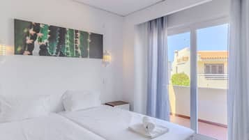 2 bedrooms, iron/ironing board, free WiFi