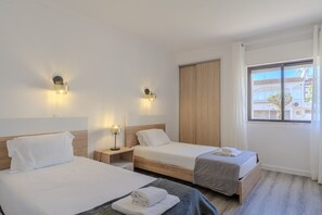 2 bedrooms, iron/ironing board, free WiFi - #022 T2 Velamar by Home Holidays (Albufeira)