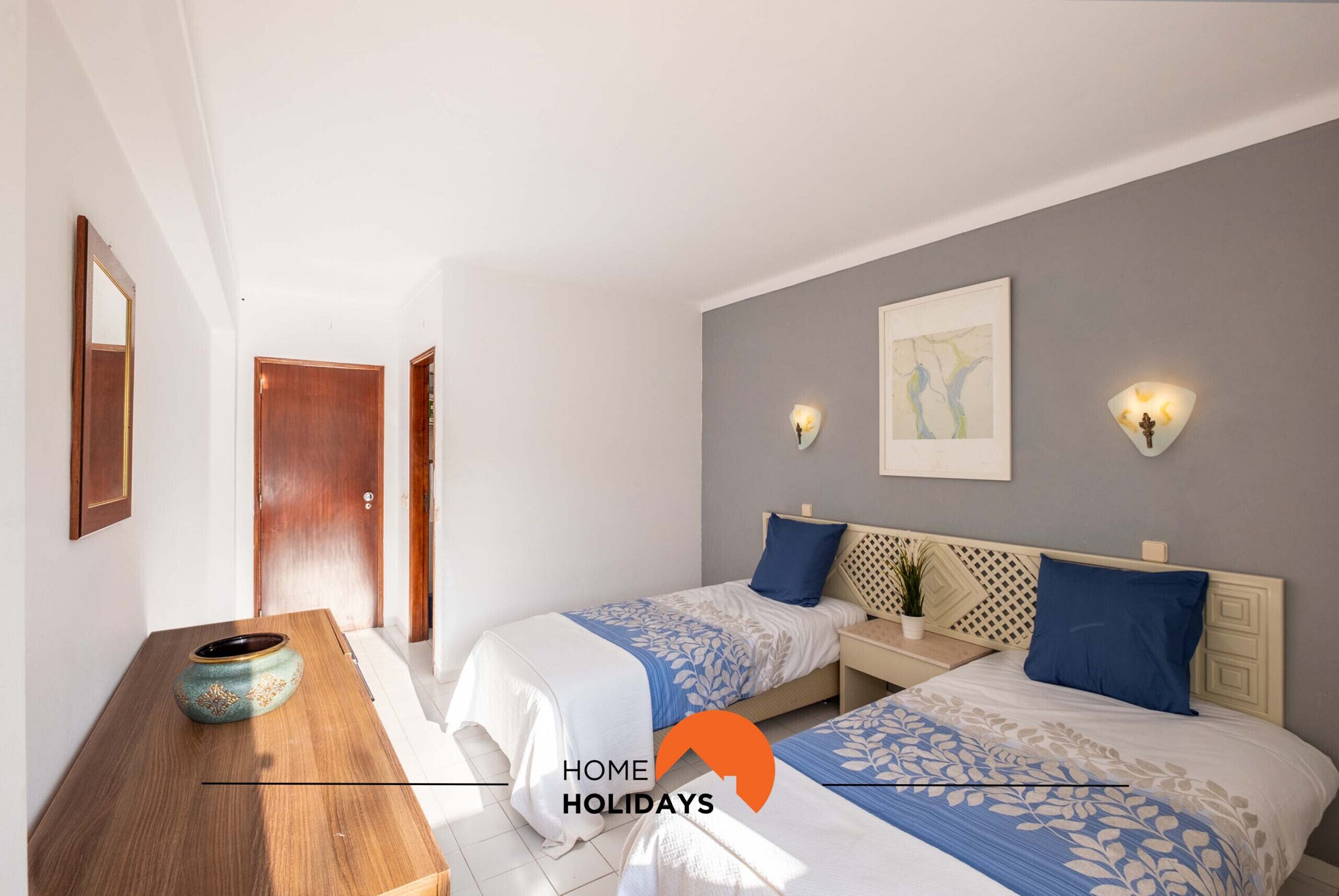 2 bedrooms, iron/ironing board, free WiFi