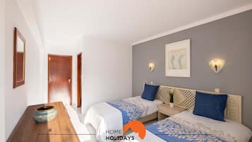 2 bedrooms, iron/ironing board, free WiFi