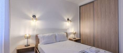 2 bedrooms, iron/ironing board, free WiFi