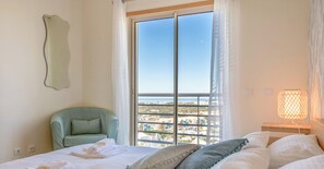 1 chambre, fer et planche à repasser, Wi-Fi gratuit