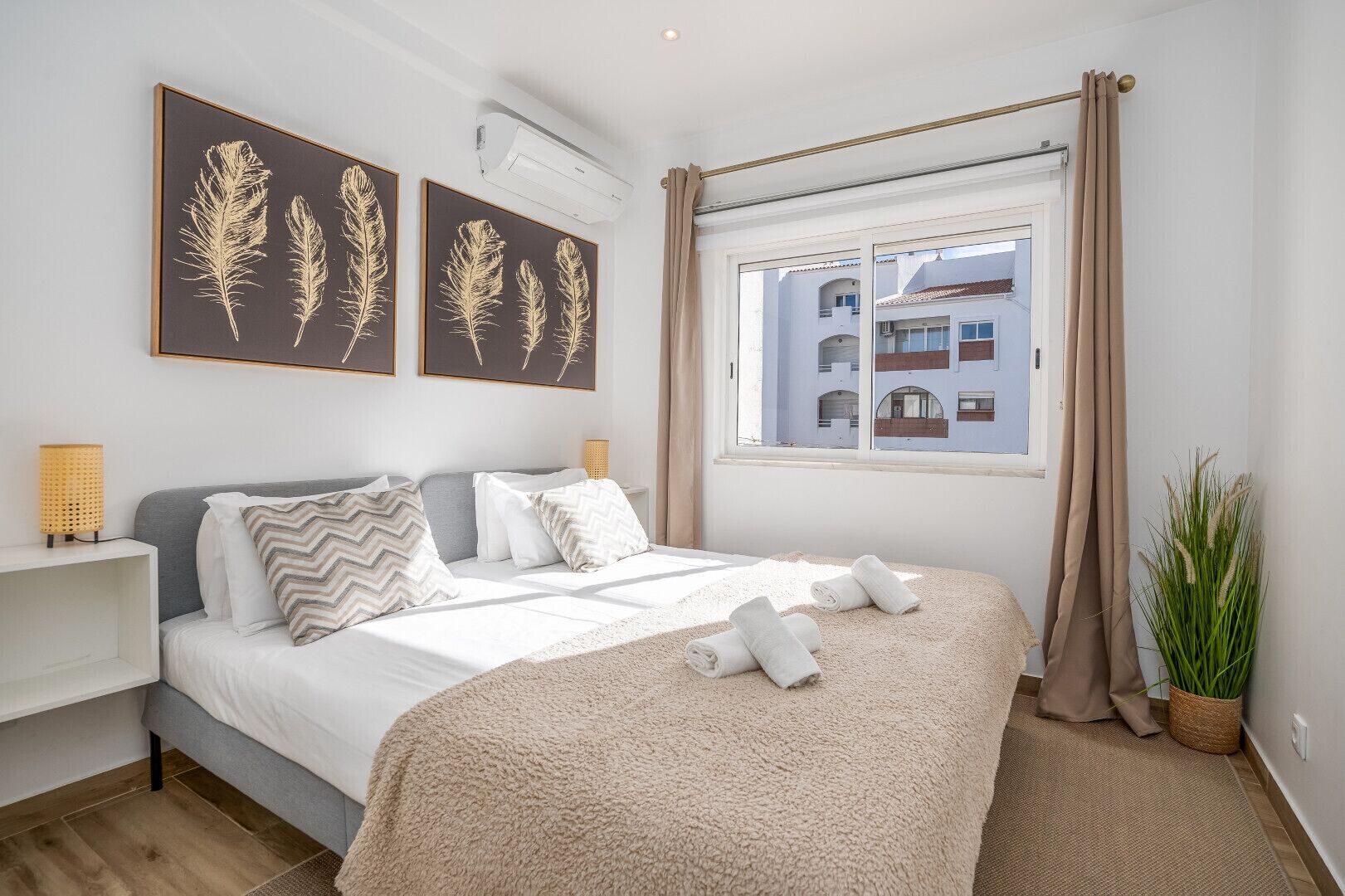 3 slaapkamers, een strijkplank/strijkijzer, gratis wifi