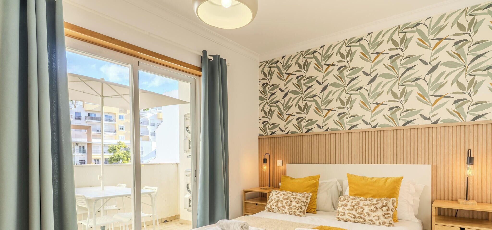 Iron/ironing board, free WiFi