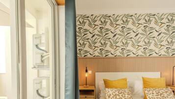 Iron/ironing board, free WiFi