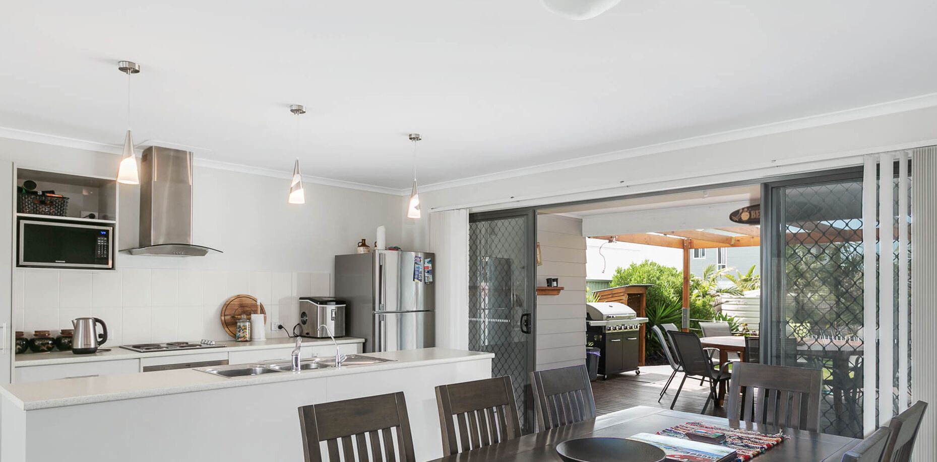 Perfect for Indoor/Outdoor Living – 4 Bed 2 Bath – Walk to Beach